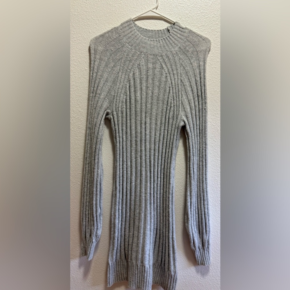 HOLLISTER GRAY KNITTED DRESS